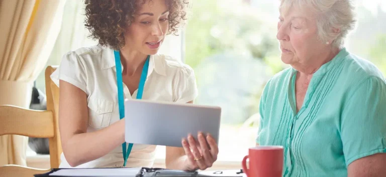 Read more about the article Key Questions to Ask Before Enrolling in a Medicare Advantage Plan